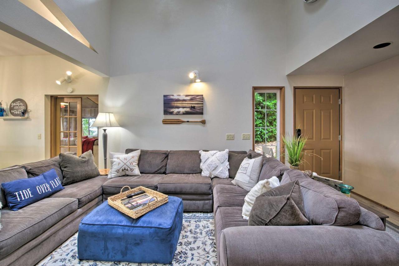 Warm Beach Hideaway With Private Beach! Stanwood Exterior photo