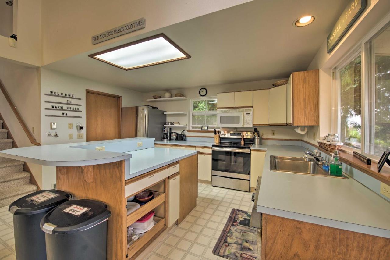 Warm Beach Hideaway With Private Beach! Stanwood Exterior photo