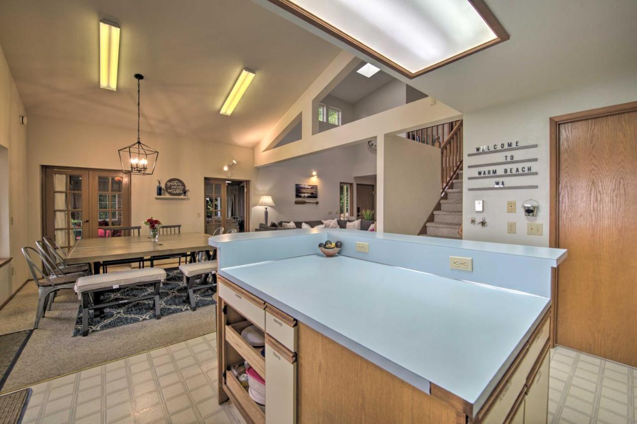 Warm Beach Hideaway With Private Beach! Stanwood Exterior photo