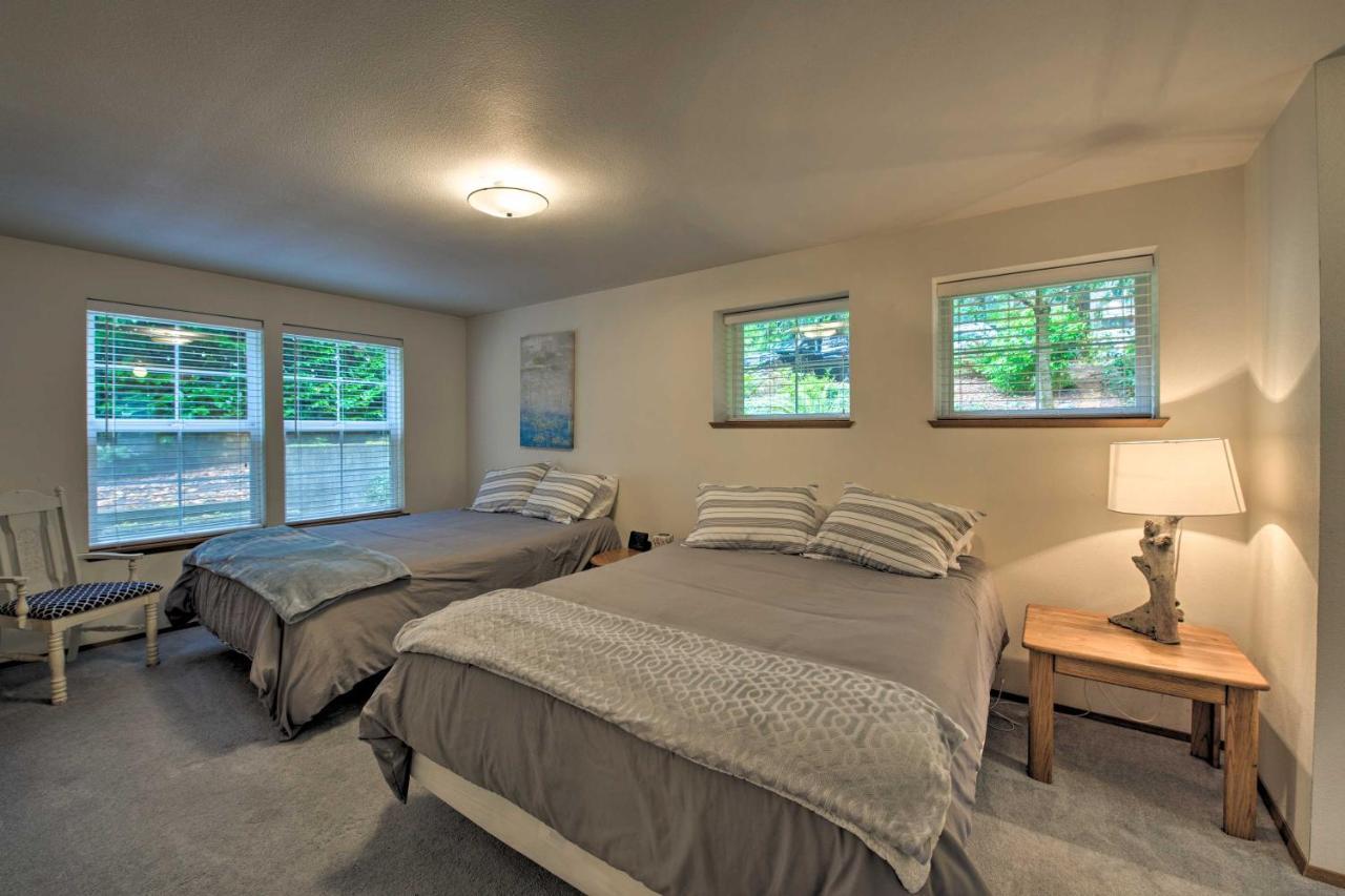 Warm Beach Hideaway With Private Beach! Stanwood Exterior photo