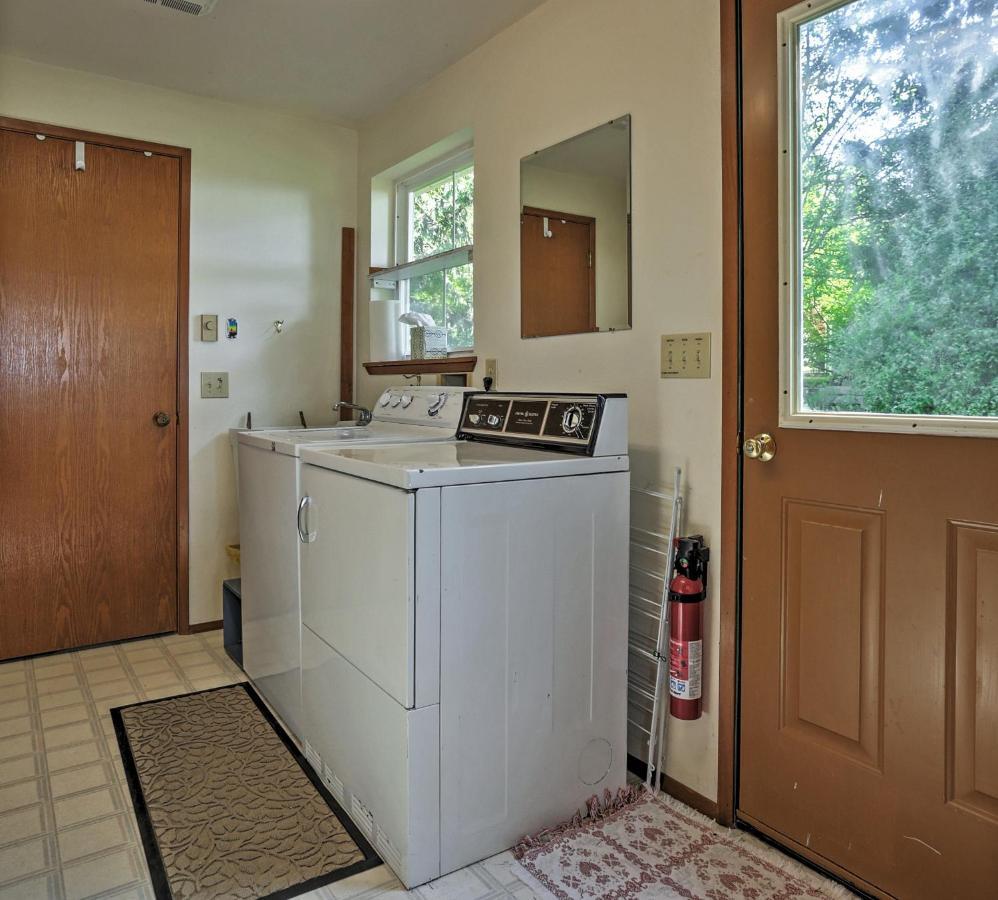 Warm Beach Hideaway With Private Beach! Stanwood Exterior photo